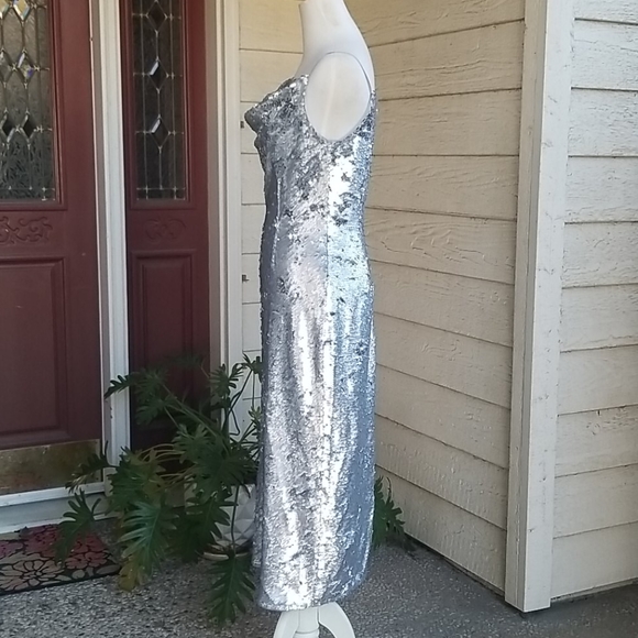 Lulu's No Signs Silver Sequin Midi Dress NWT - Picture 6 of 9